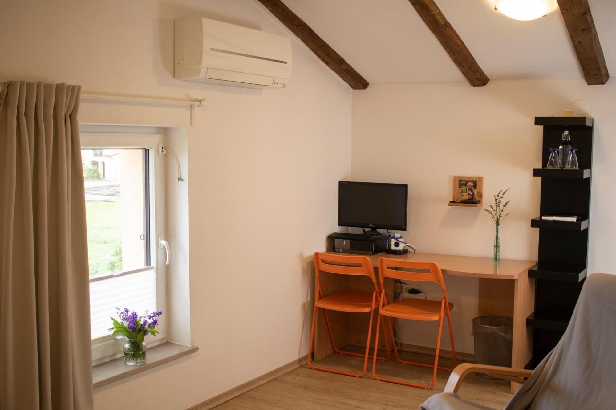 Borea Rooms - Sobe Budanje Vipava Luaran gambar